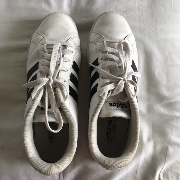 Authentic Adidas sneakers - Picture 1 of 2